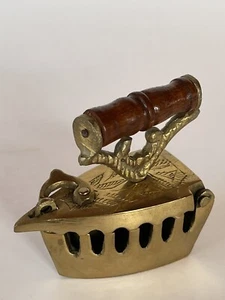 Miniatur Eisen Messing Kohle Eisen Presse Räuchergefäß Holzgriff Wohndeko - Bild 1 von 8