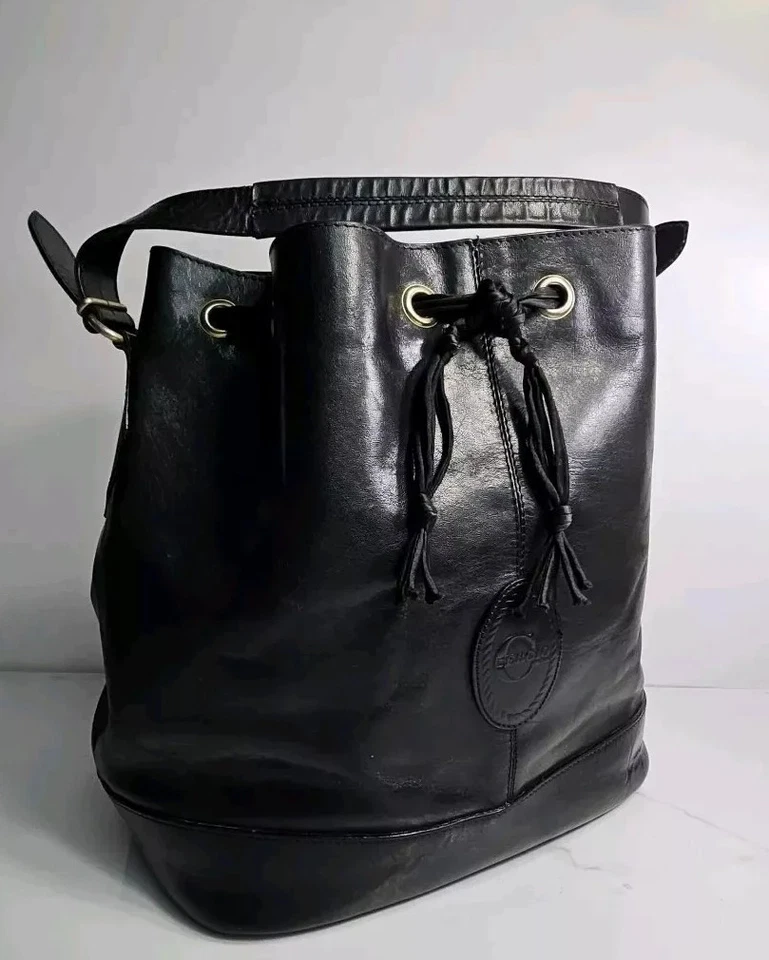 Cartera Sergio Cerruti Roma Cuero Negro Estilo Cubo Grande Asa Superior 11x11.5x7" Foto 1 de 4