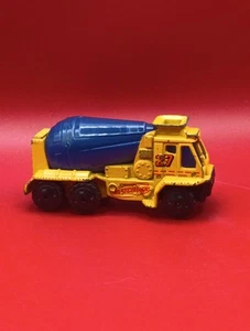 2000 Vintage Matchbox Cement Mixer Yellow and Blue - Picture 1 of 14