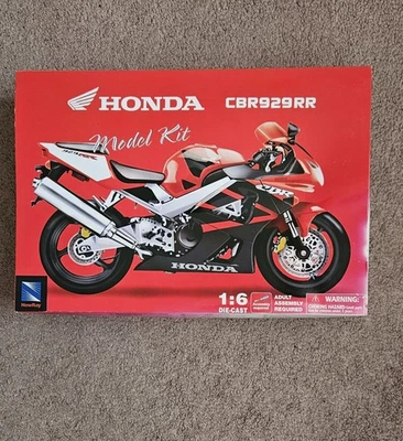 New-Ray HONDA CBR929RR Model Kit 1:6 Die-Cast NIOB RARE!! - Image 1 of 4