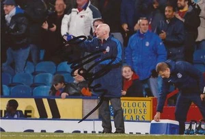 CRYSTAL PALACE: IAN HOLLOWAY SIGNED 6x4 ACTION PHOTO+COA - Imagen 1 de 1