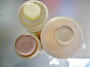 10x / 7x schöne Kunststoff-Knöpfe 14mm "Perlmuttglanz" - Öse - Farbe z. Wahl - Picture 1 of 3