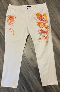 Chaps Slim Ankle Floral White Jeans Womens Size 16 Slimming Fit.  EUC.  B-2