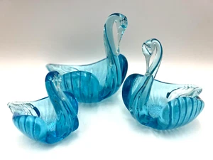 Vintage Aqua Blue Art Glass Nesting Swans Trinket Dishes Set of 3 - Picture 1 of 9