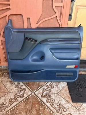 Panel de puerta lateral para pasajeros Ford F-150, F-250, F-350 y Ford Bronco 1992-1997 Foto 1 de 4
