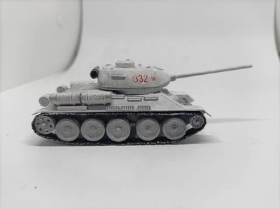 1/72 Soviet T34-85 Tank Model 1944 - Image 1 of 4