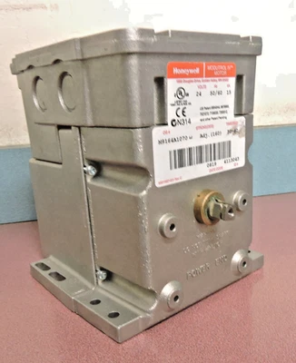 NEW Honeywell M9164A1070 Modutrol IV Motor Actuator / 30-60 SEC 15VA 24V - Image 1 of 4