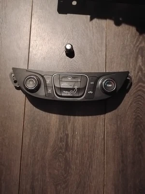 2019 2020 2021 Chevy Malibu AC Heater Temperature Climate Control OEM 84426651 - Image 1 of 4