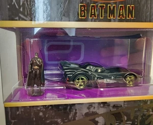 Hot Wheels Batman Sdcc 2019  W Armored Body Shell And Figure - Picture 1 of 8