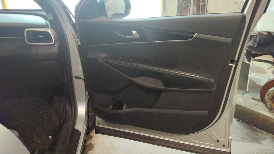 16-18 Kia Sorento OEM Front RH Passenger Interior Door Trim Panel (Satin Black) - Image 1 of 1