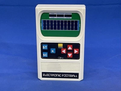 Videojuego portátil Mattel Electronics Football I 1977 original FUNCIONA de mano Foto 1 de 4