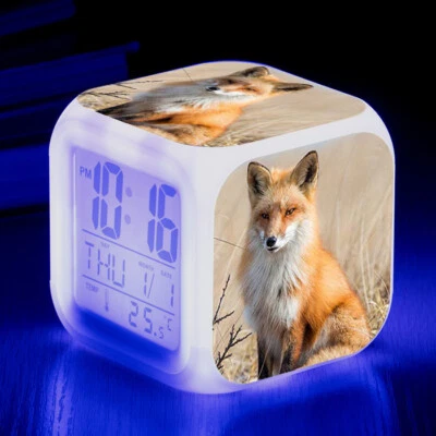 Reloj Despertador Digital LED de 7 Colores Fox Brillante Reloj Electrónico de Escritorio 3.15" con USB Foto 1 de 4