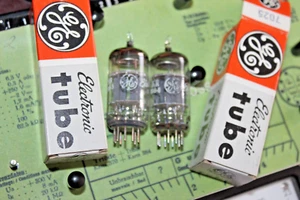 7025 GE GENERAL ELECTRIC - USA - NOS - OVP - 12AX7/ECC83/5751/CV4017 / 1 PAIR - Imagen 1 de 3