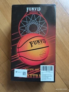 Pallacanestro Ricaricabile Illuminazione LED per Gioco Notturno Basket Tg 7 Con Pompa - Foto 1 di 9
