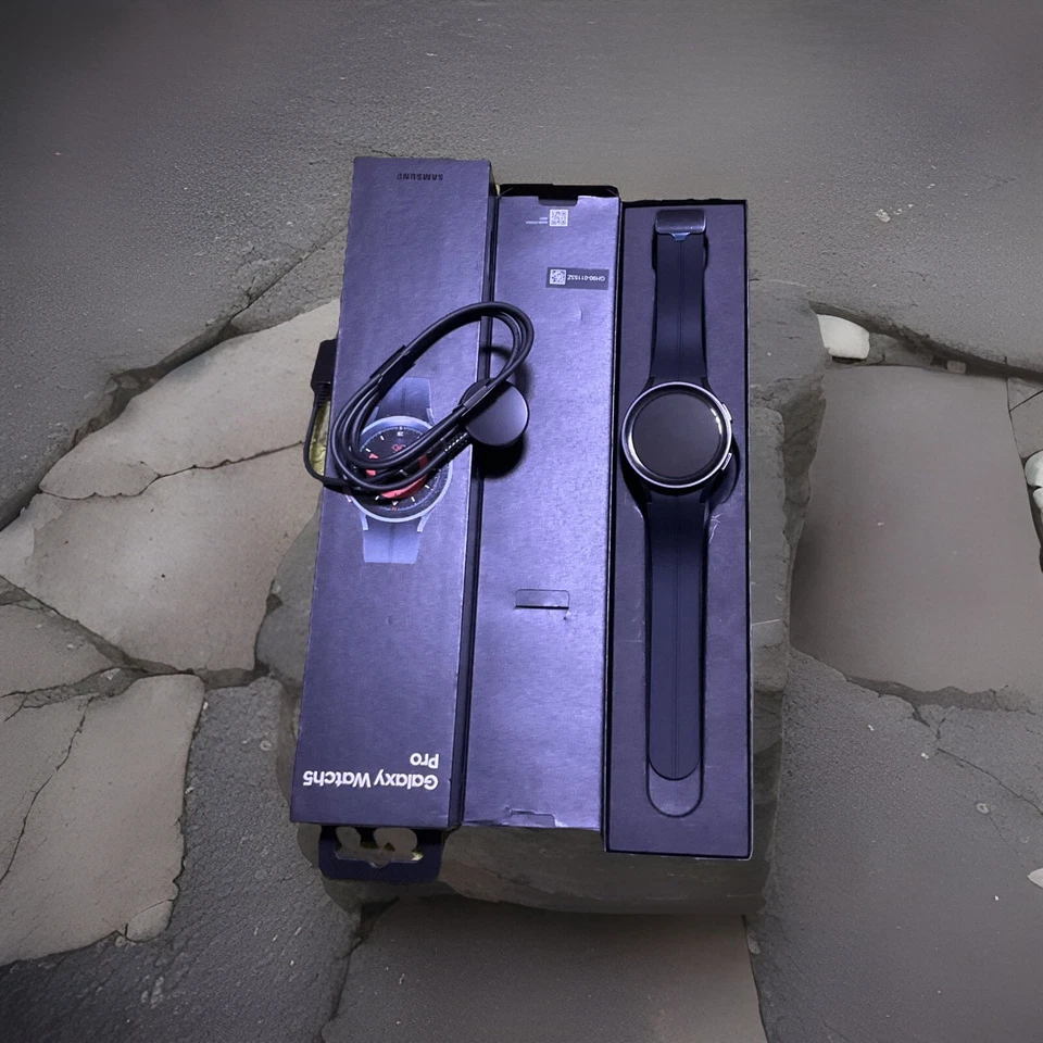 Samsung Galaxy Watch 5 Pro 45mm Black Titanium Case Smartwatch SM-R920NZKAXAA - Image 1 of 4