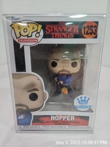 Funko Pop! Hopper #1253 Netflix Stranger Things Funko Exclusive con protezione - Foto 1 di 3