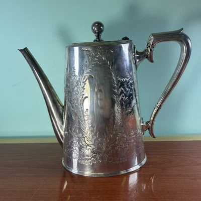 Antigua tetera victoriana chapada en plata por Walker & Hall of Sheffield, Inglaterra Foto 1 de 4