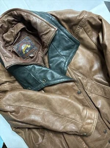 Vintage 90er Adventure gebundene Originale Herren Größe mittelbraun Leder Bomberjacke - Bild 1 von 6
