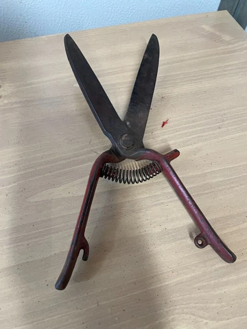 Vintage Cast Iron Yard Lawn Grass Shears Clippers Trimmers Red Handle 8/508 Cover