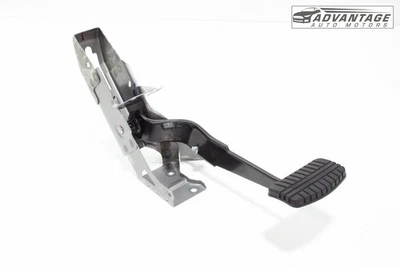 2014-2024 MITSUBISHI MIRAGE PEDAL DE FRENO DE PISO Y SOPORTE OEM Foto 1 de 4
