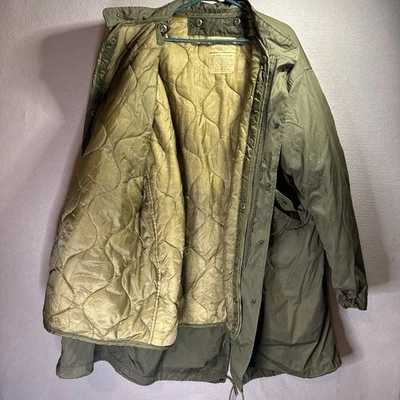 Винтажная американская военная парка с рыбьим хвостом M-65 и стеганая подкладка для экстремально холодной погоды размер M - Изображение 1 из 4