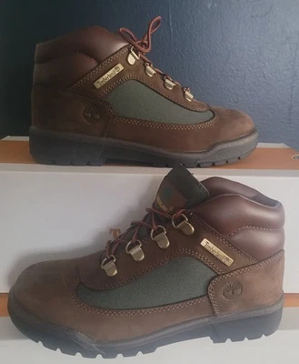 NUEVA BOTA MEDIA TIMBERLAND® IMPERMEABLE CAMPO L/F "MARRÓN OSCURO" JUVENIL EE. UU. 13 Foto 1 de 4