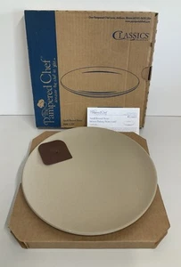Pampered Chef Small Round Baking Stone Classic 10” 25cm Diameter No 1375-05 NEW - Picture 1 of 6