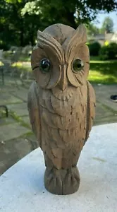 ANTIKE GESCHNITZTE HOLZ SCHWARZWALDSTIL GESCHNITZTE EULENFIGUR MIT GLASAUGEN - Bild 1 von 9