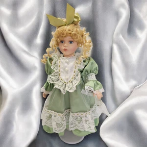 Muñeca de porcelana DanDee serie Collectors Choice ojos azules rubia con soporte 17 pulgadas - Imagen 1 de 13