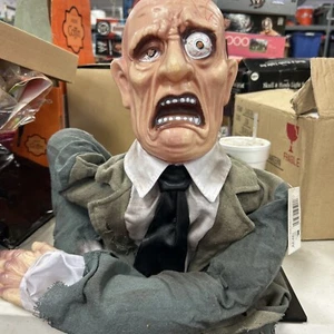 Rising Zombie Animatronic Totally Ghoul Halloween Prop Decor HTF With Tags Rare - Picture 1 of 2