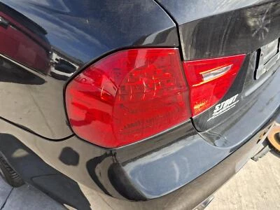 Conjunto de luz trasera izquierda usada se adapta a: BMW 335I SDN 2011 cuarto panel montado izquierda Foto 1 de 4