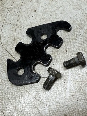 Cub Cadet 3225 Tractor 3000 Series Power Steering Port Plate — 第 1/4 张图片