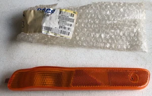 2000-02 Saturn SL2 LH Side Marker, GM2550183, OER - Picture 1 of 4
