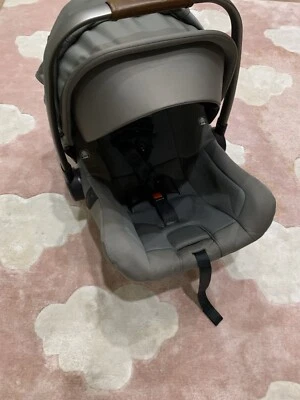 Asiento infantil Nuna Pipa LX para uso con sistema de cochecito Nuna Foto 1 de 2