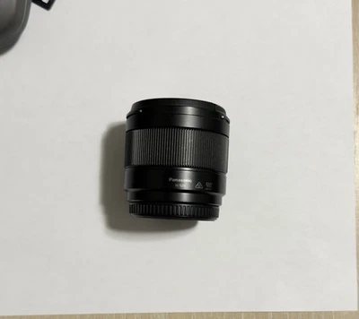 Lente asférica micro cuatro tercios Panasonic LEICA DG SUMMILUX H-X09 9 mm f/1,7 Foto 1 de 4