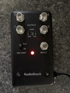 RadioShack 75-OHM Coax 4-Set Dist. Amplifier TV-VCR-FM # 15-1168 - Picture 1 of 3