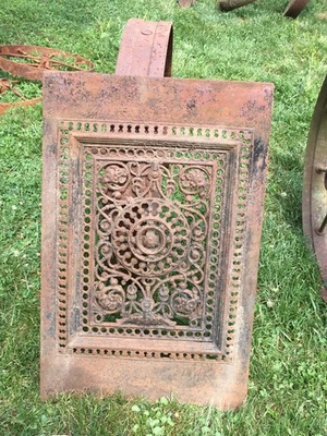 Antique Ornate Cast Iron Fireplace Cover French Fleur De Lis 28in x 18.in - Image 1 of 3