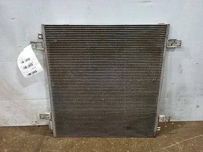 AC Condenser from 2014 Infiniti QX80 11735055 - Image 1 of 4