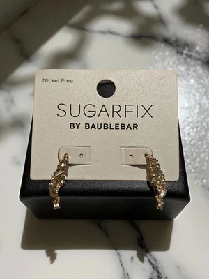 Nuevo SUGARFIX de BaubleBar Crystal Cluster Ear Crawlers tono dorado  Foto 1 de 3
