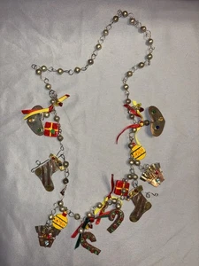 Collectible Vintage 30’ Hand Painted Charms Christmas Themed L909 - Picture 1 of 4