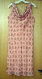 VESTIDO MUJER TALLA 10 - ESTAMPADO CORAL - F.L.P. - Estampado de punto semi transparente, forrado - BONITO - Imagen 1 de 3