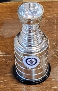 Labatt Blue Mini Stanley Cup Winnipeg Jets 2010 Logo - Picture 1 of 1