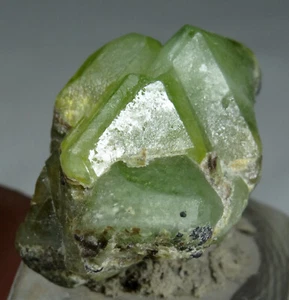 40 CARATS NATURAL GREEN PERIDOTE CRYSTAL FROM PAKISTAN,(CV-137), - Picture 1 of 12