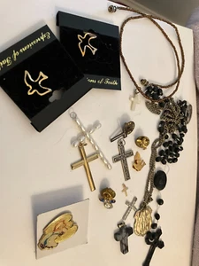 vintage estate LOT OF RELIGIOUS ITEMS. NECKLACE, ROSARY, PENDANTS, TAC PINS - Picture 1 of 4