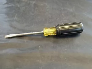 VINTAGE 8" CRESCENT BRIDGEPORT 20 Cushion Grip Flat Screwdriver USA - Picture 1 of 11