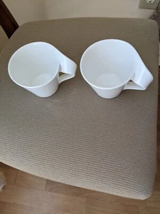 Two VILLEROY & BOCH 1748 White New Wave Coffee/Tea Cups & Saucers Luxembourg - Picture 1 of 4