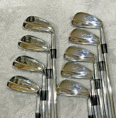 Miura Giken Titleist Tiger Woods Red (T) 2～P  681 DG X100 (468 / 500) - Image 1 of 4