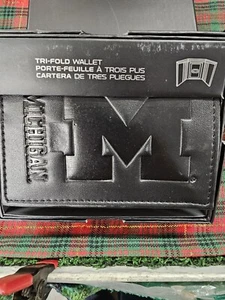 Michigan Wolverines Tri-Fold Wallet - Picture 1 of 1