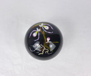 Großer Mayauel Ward Kunst Glas Sockel Briefbeschwerer Lady Slipper Orchidee Blumen 2001 - Bild 1 von 7