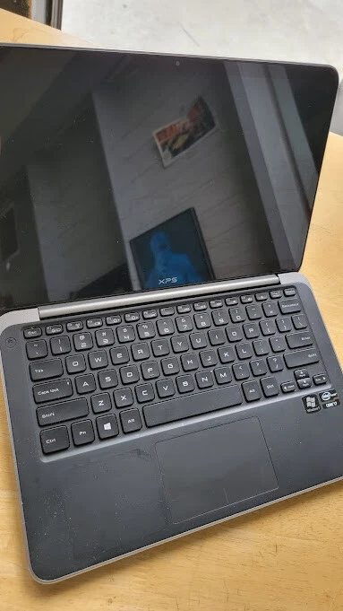 Dell XPS 13 Core i7-3537U@2.50 GHz 8GB  L322X DAD13BMBCC1 0YWRXG - Image 1 of 4